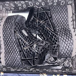 Killstar platform shoes